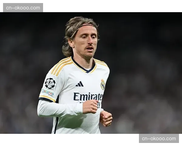 特写：老将莫德里奇替补登场后三次关键拦截，导演皇马锁定胜局的反击